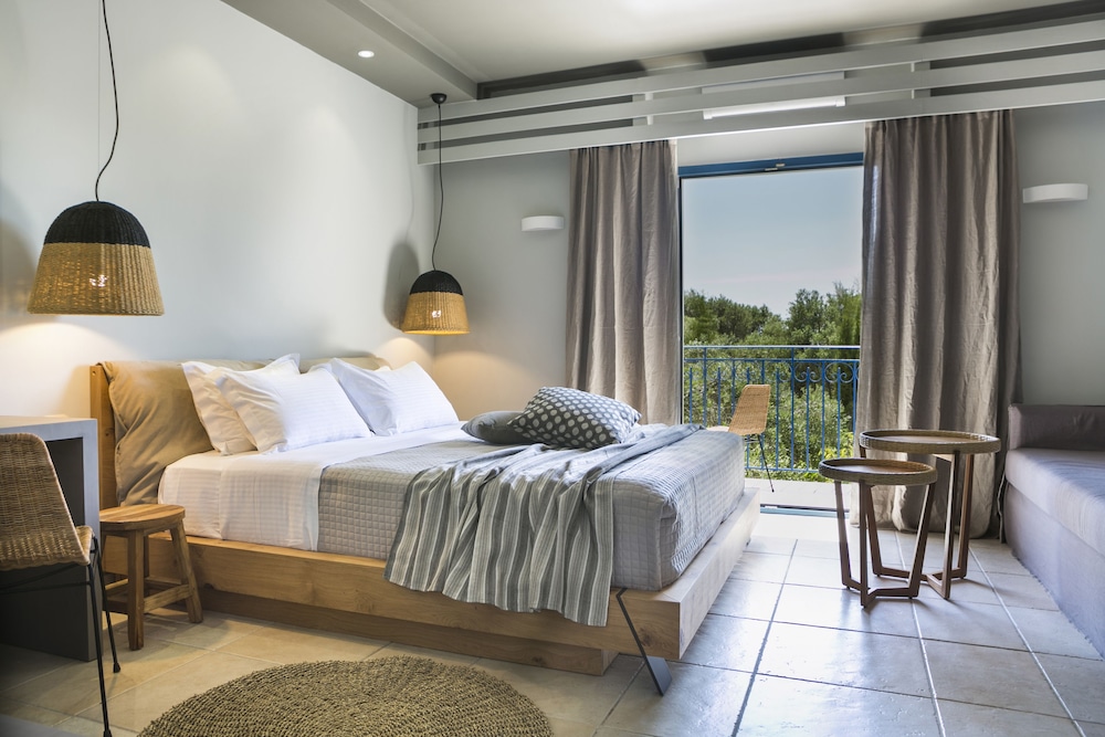 Avithos Resort Apartments Hotel — Hotel rooms in Svoronata, Ionian Islands