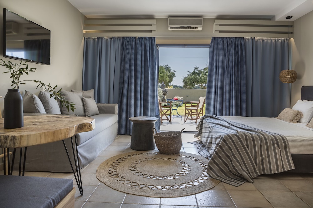 Avithos Resort Apartments Hotel — Hotel rooms in Svoronata, Ionian Islands