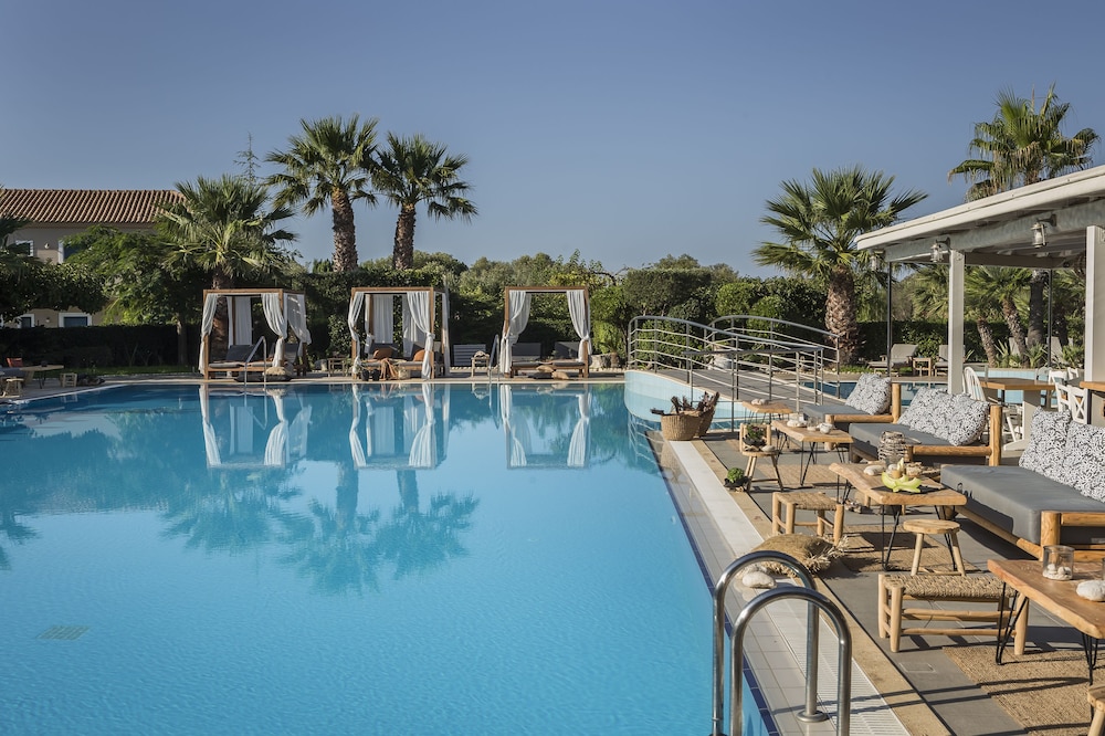 Avithos Resort Apartments Hotel — Swimming pool in Svoronata, Ionian Islands