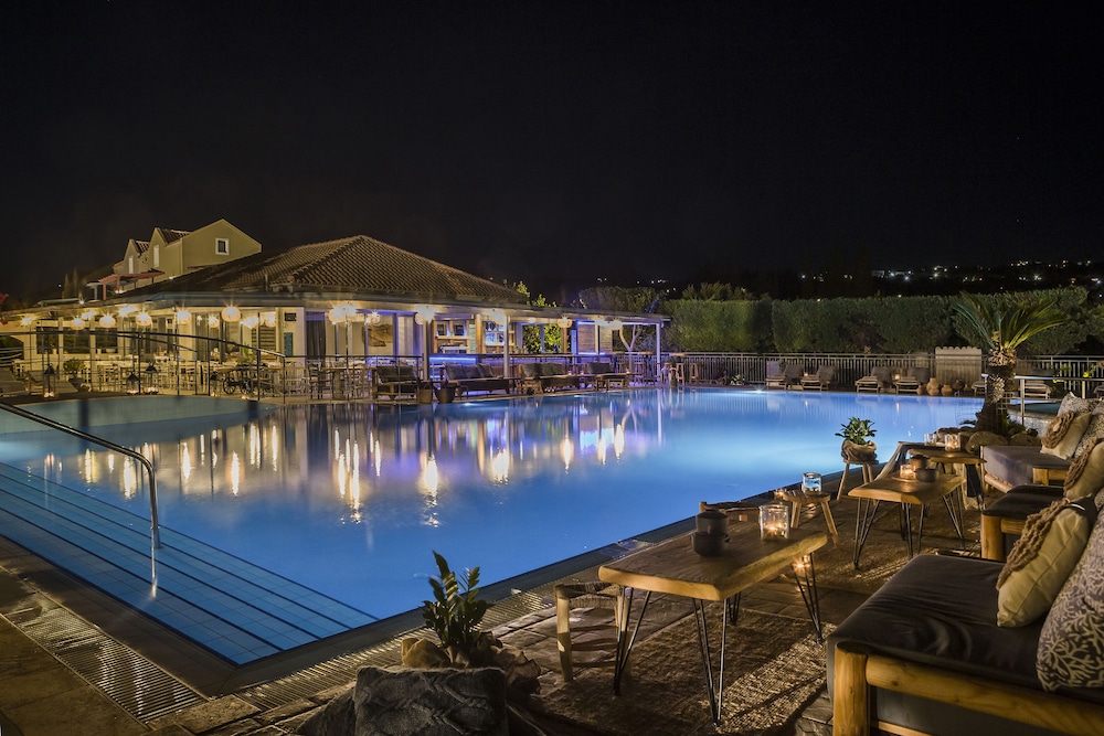 Avithos Resort Apartments Hotel — Swimming pool in Svoronata, Ionian Islands