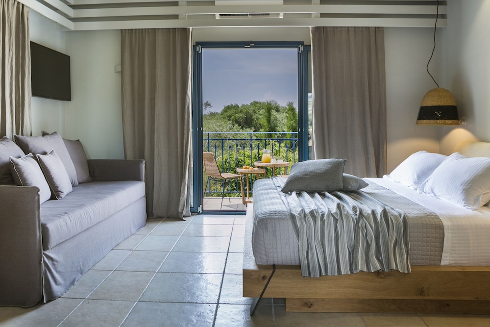 Avithos Resort Apartments Hotel — Hotel rooms in Svoronata, Ionian Islands