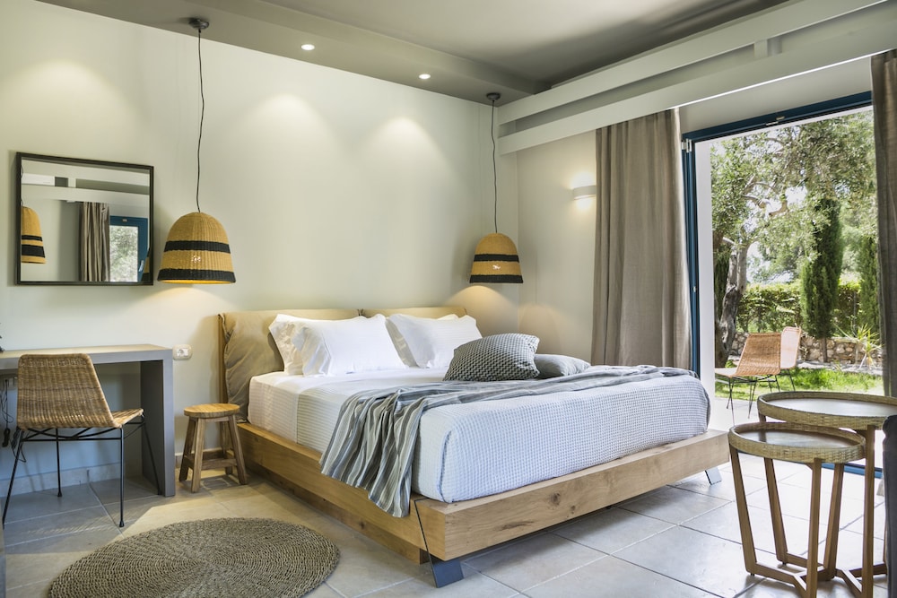 Avithos Resort Apartments Hotel — Hotel rooms in Svoronata, Ionian Islands