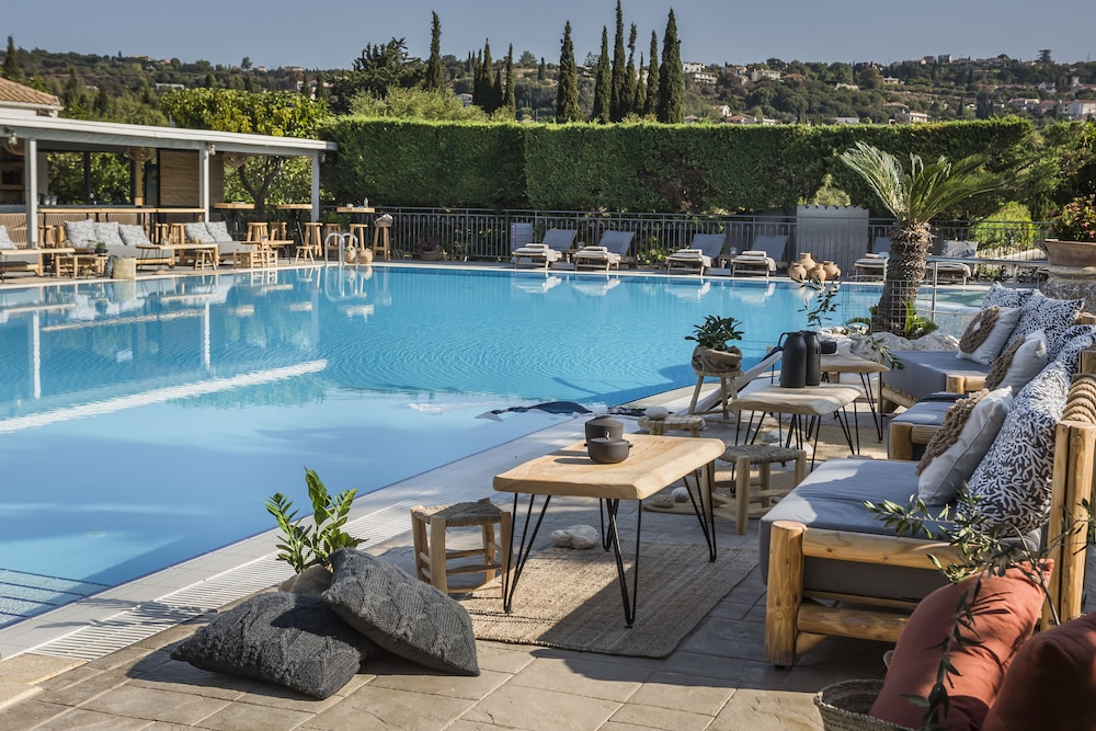 Avithos Resort Apartments Hotel — Swimming pool in Svoronata, Ionian Islands