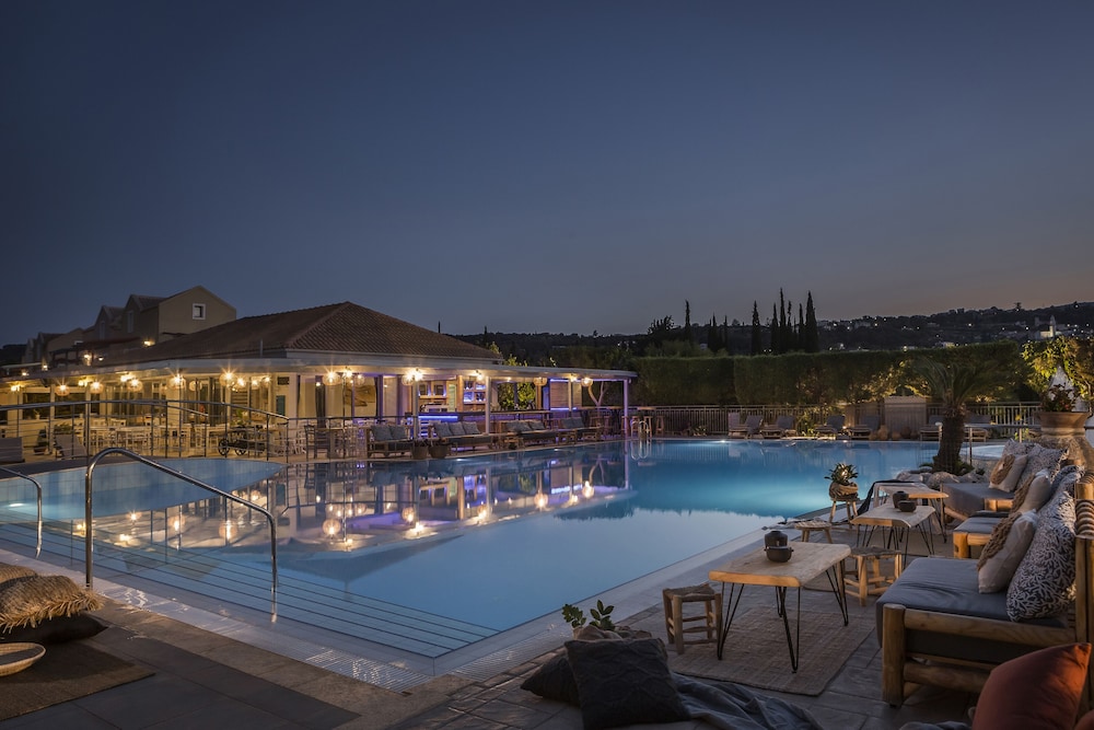 Avithos Resort Apartments Hotel — Swimming pool in Svoronata, Ionian Islands