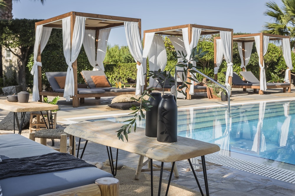 Avithos Resort Apartments Hotel — Swimming pool in Svoronata, Ionian Islands