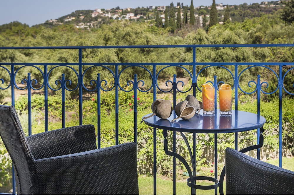 Avithos Resort Apartments Hotel — Restaurant & bars in Svoronata, Ionian Islands
