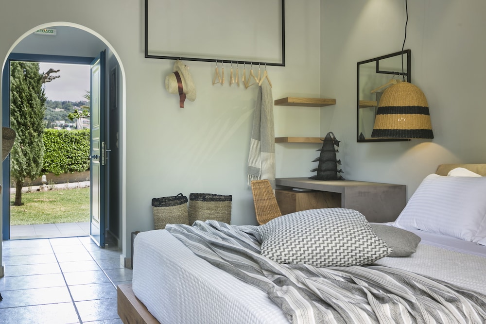 Avithos Resort Apartments Hotel — Hotel rooms in Svoronata, Ionian Islands