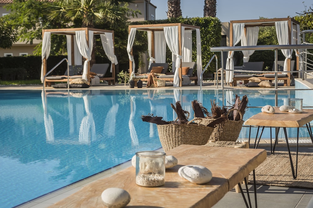 Avithos Resort Apartments Hotel — Swimming pool in Svoronata, Ionian Islands