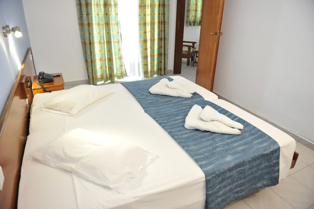 Maritime Hotel Aparts — Rooms in Kremasti, South Aegean