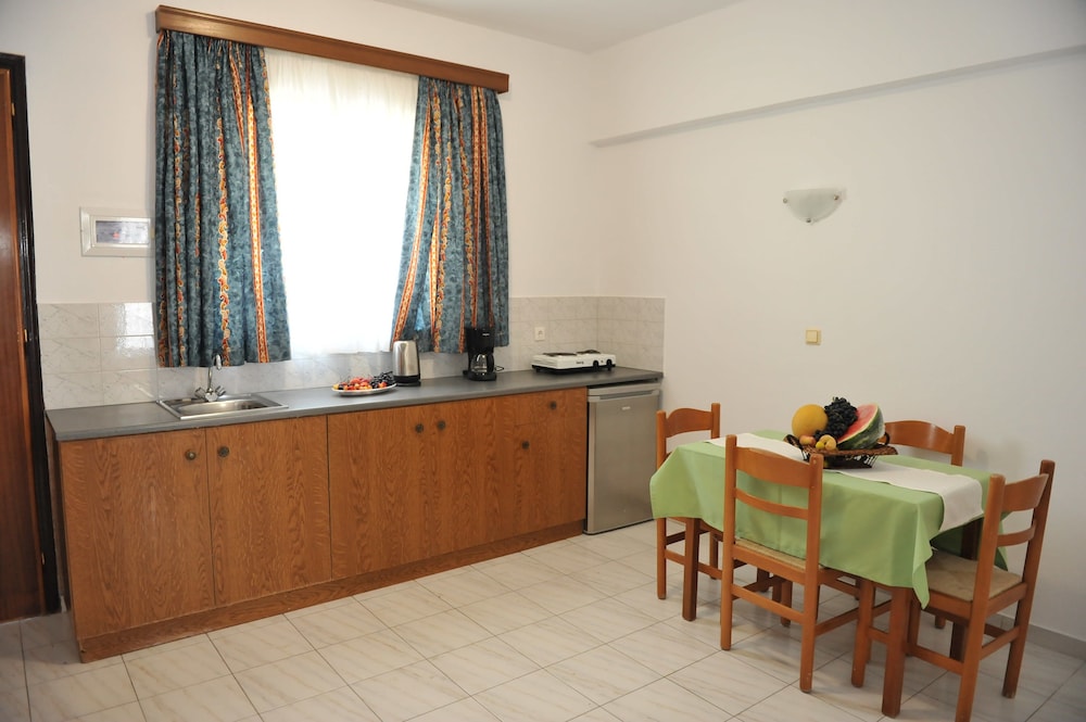 Maritime Hotel Aparts — Rooms in Kremasti, South Aegean