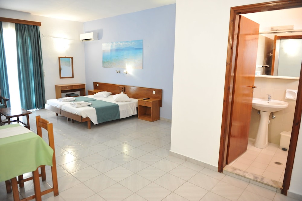 Maritime Hotel Aparts — Rooms in Kremasti, South Aegean