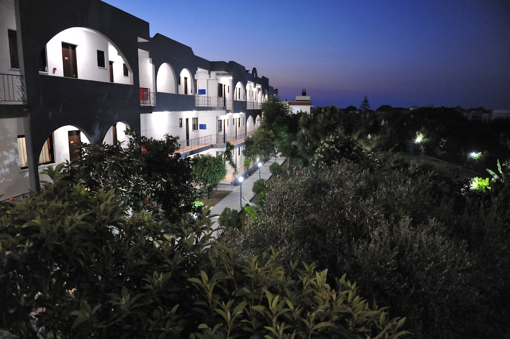 Maritime Hotel Aparts — Outdoor in Kremasti, South Aegean