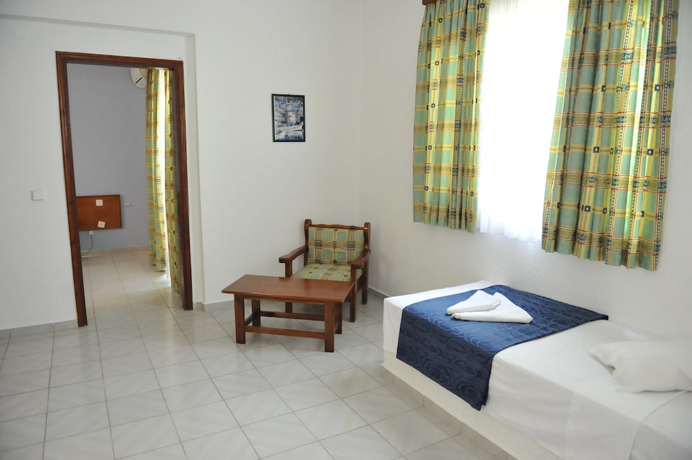 Maritime Hotel Aparts — Rooms in Kremasti, South Aegean