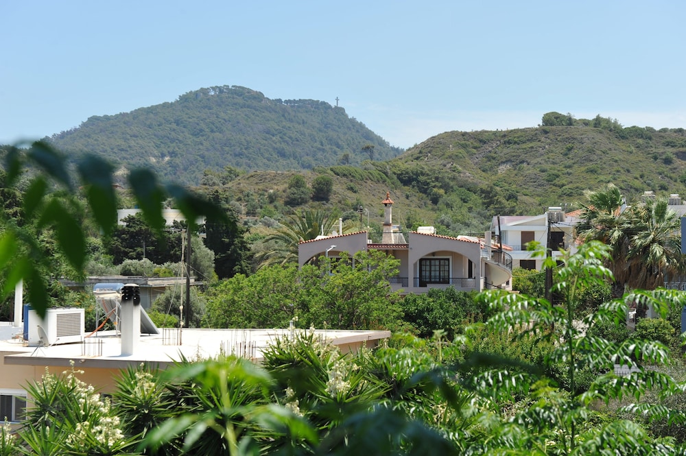 Maritime Hotel Aparts — Outdoor in Kremasti, South Aegean