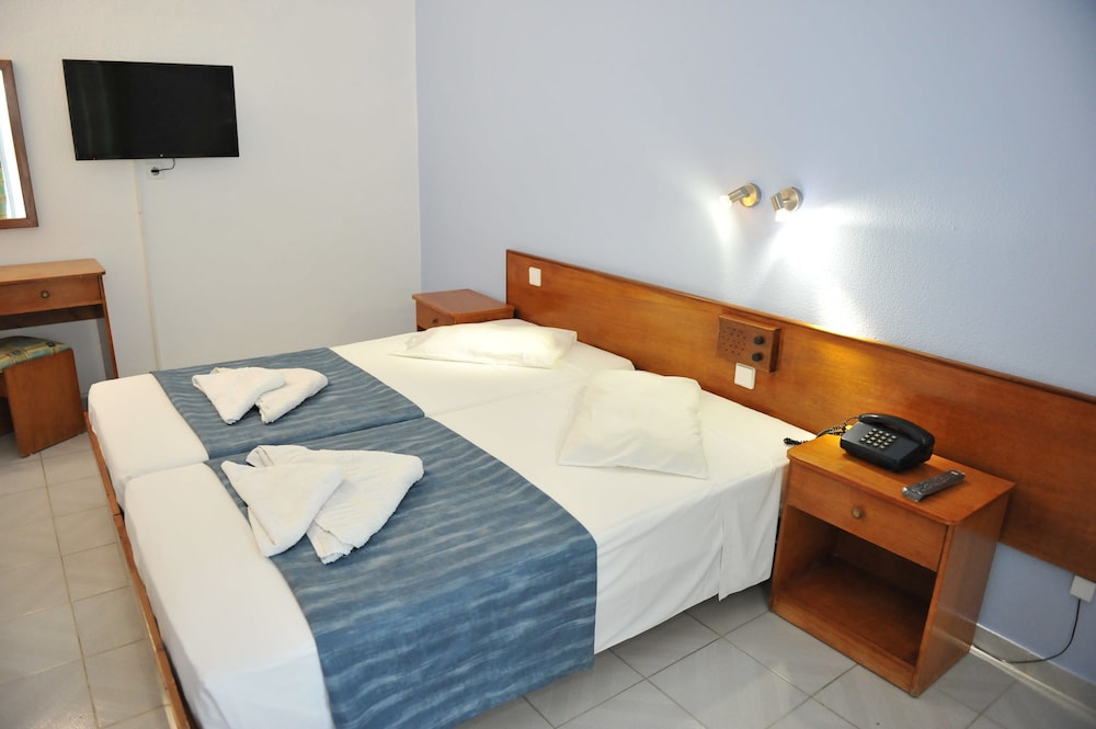 Maritime Hotel Aparts — Rooms in Kremasti, South Aegean