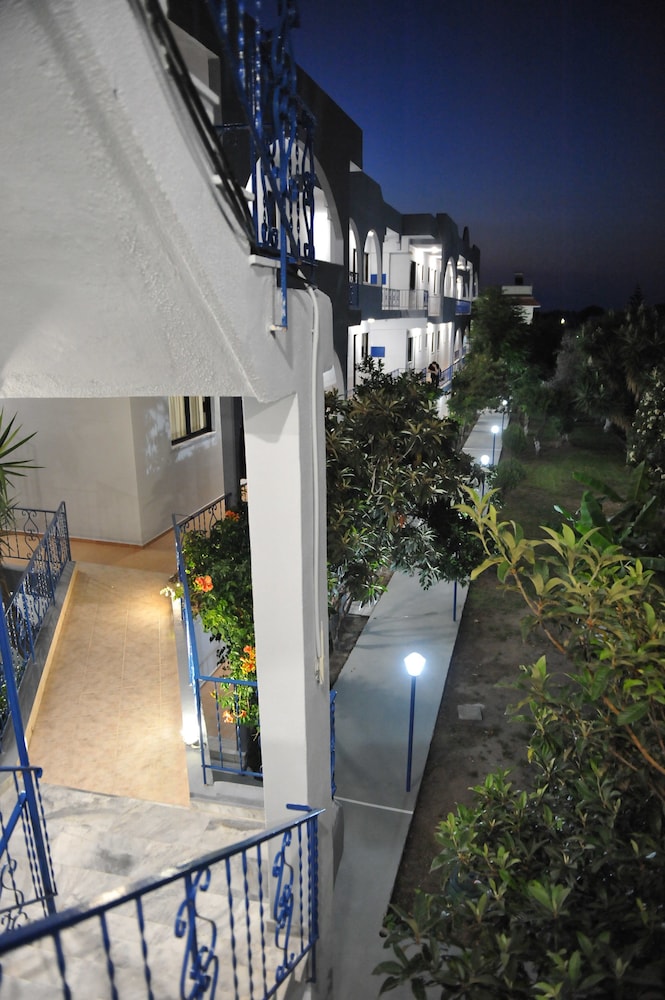 Maritime Hotel Aparts — Outdoor in Kremasti, South Aegean