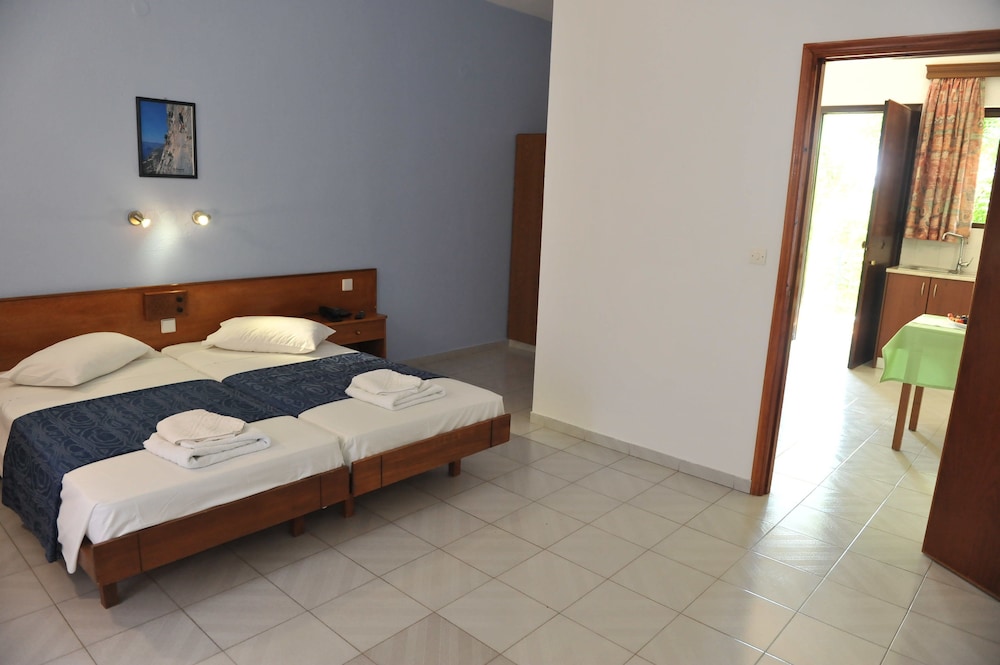 Maritime Hotel Aparts — Rooms in Kremasti, South Aegean
