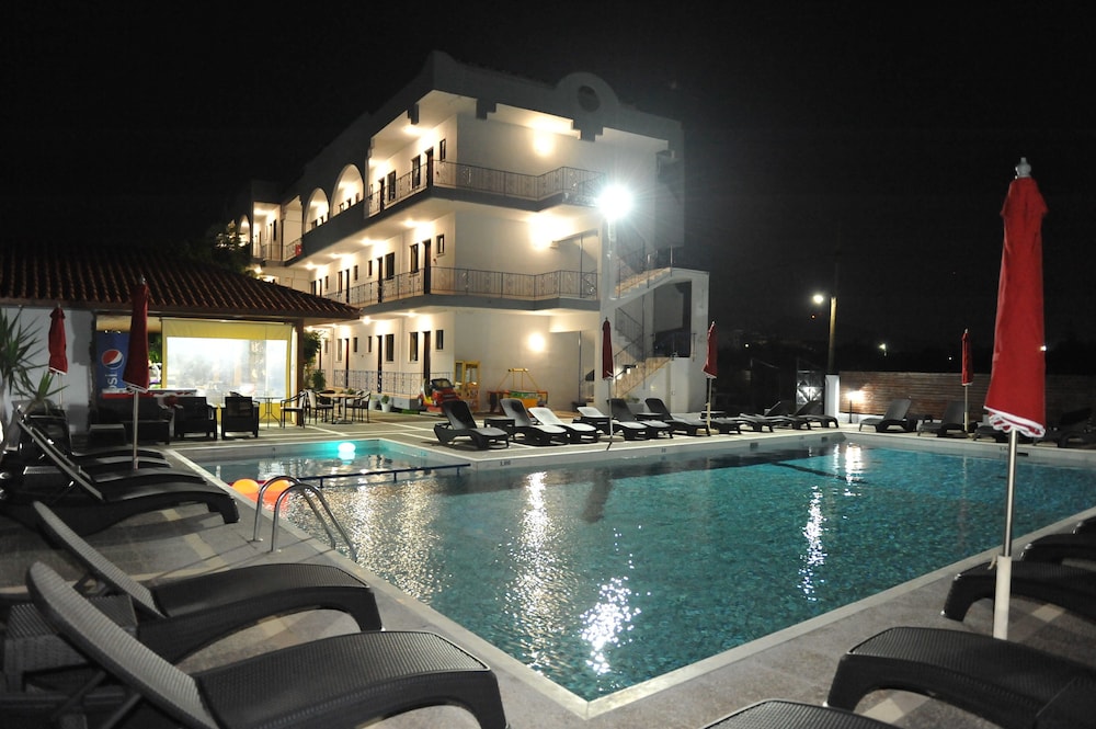 Maritime Hotel Aparts — Restaurant in Kremasti, South Aegean