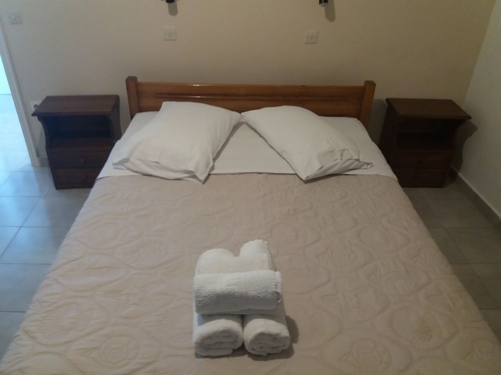 Harbour View - Oceanis Apartments — Hotel rooms in Poros, Ionian Islands