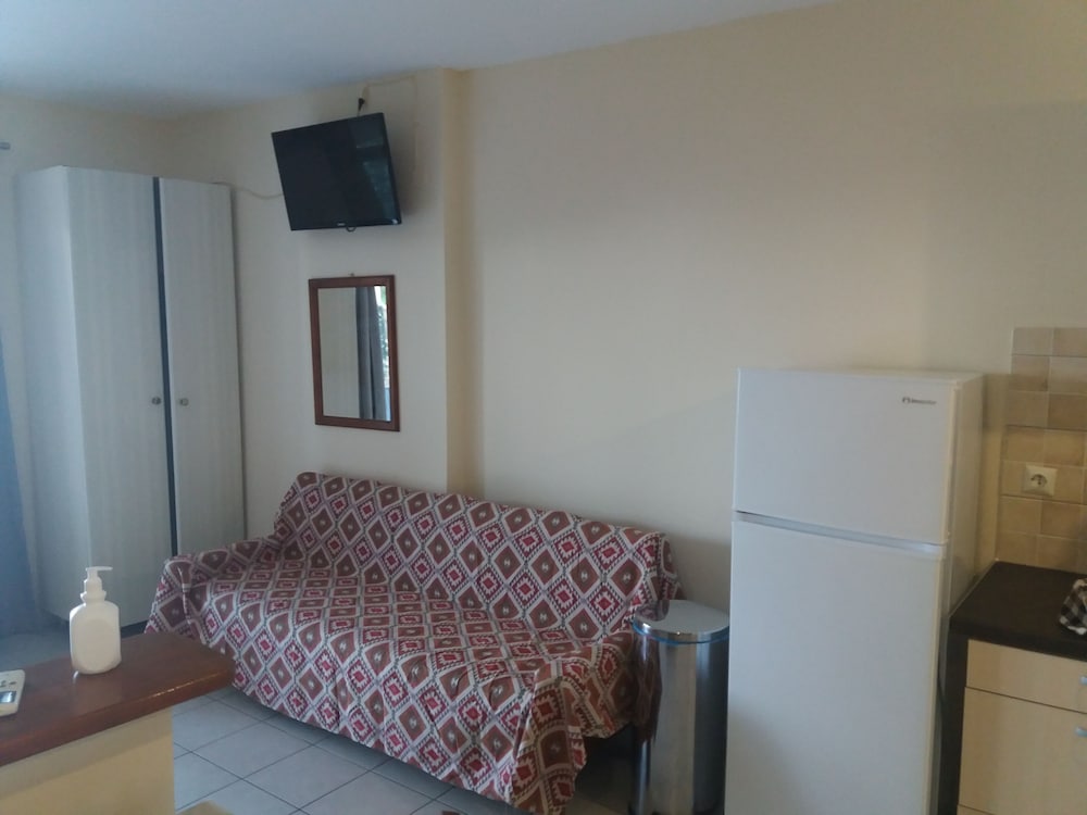 Harbour View - Oceanis Apartments — Hotel rooms in Poros, Ionian Islands