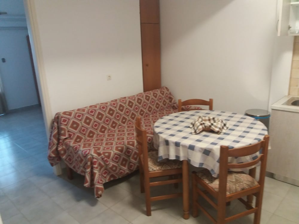 Harbour View - Oceanis Apartments — Hotel rooms in Poros, Ionian Islands