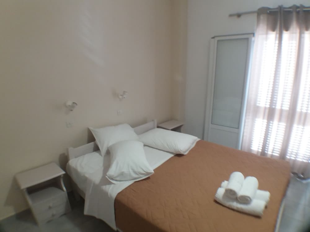 Harbour View - Oceanis Apartments — Hotel rooms in Poros, Ionian Islands