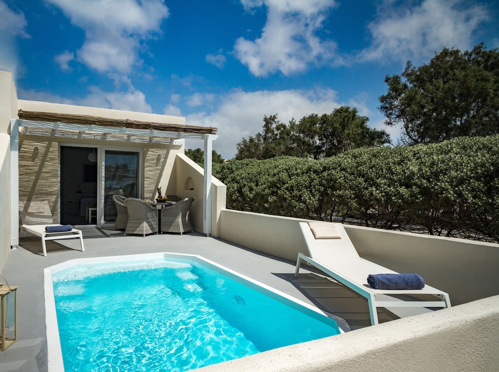 Sea Sound - White Katikies — Swimming pool in Aghios Georgios (Santorini), South Aegean