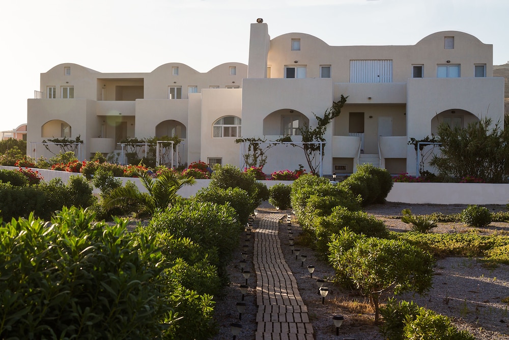 Sea Sound - White Katikies — Hotel building in Aghios Georgios (Santorini), South Aegean