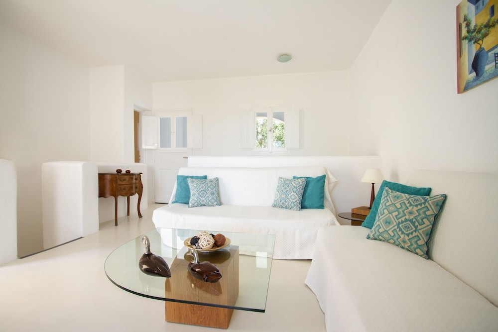 Sea Sound - White Katikies — Hotel rooms in Aghios Georgios (Santorini), South Aegean