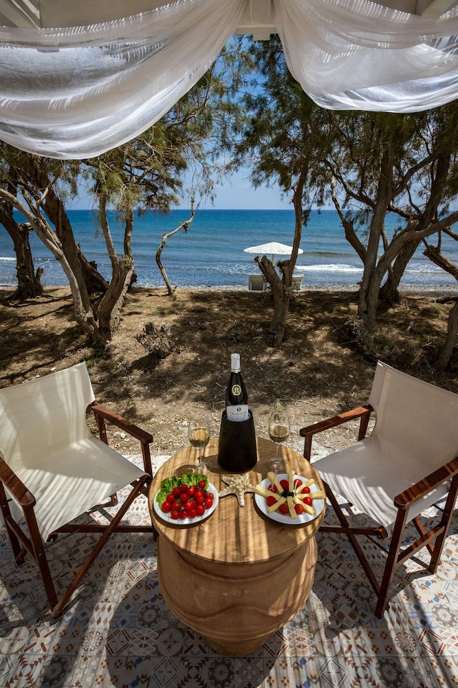 Sea Sound - White Katikies — Beach in Aghios Georgios (Santorini), South Aegean