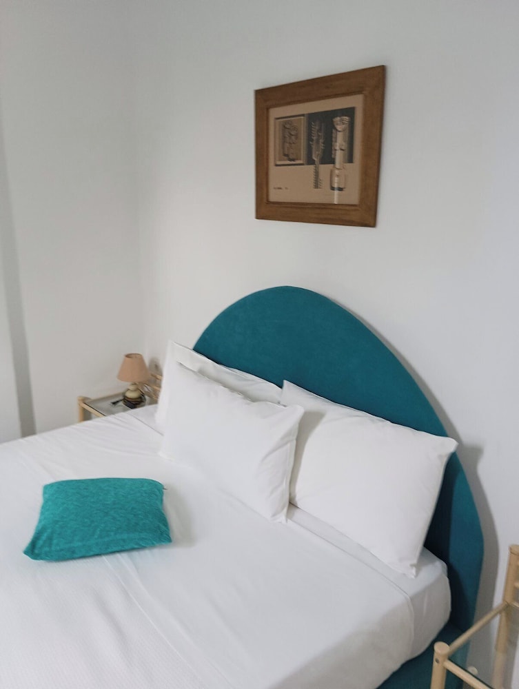 Sea Sound - White Katikies — Hotel rooms in Aghios Georgios (Santorini), South Aegean