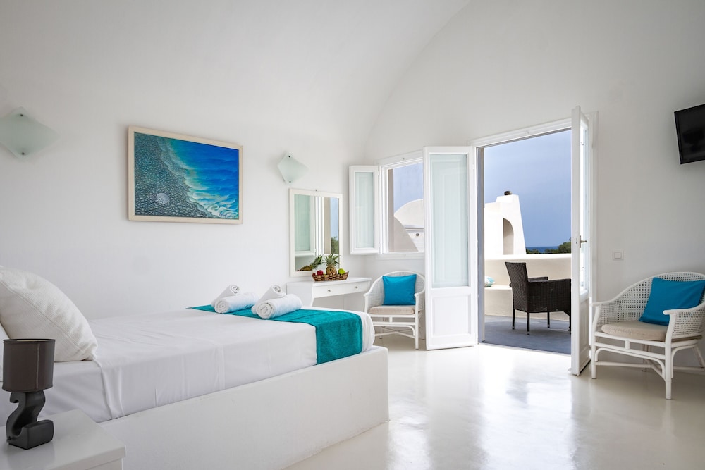 Sea Sound - White Katikies — Hotel rooms in Aghios Georgios (Santorini), South Aegean