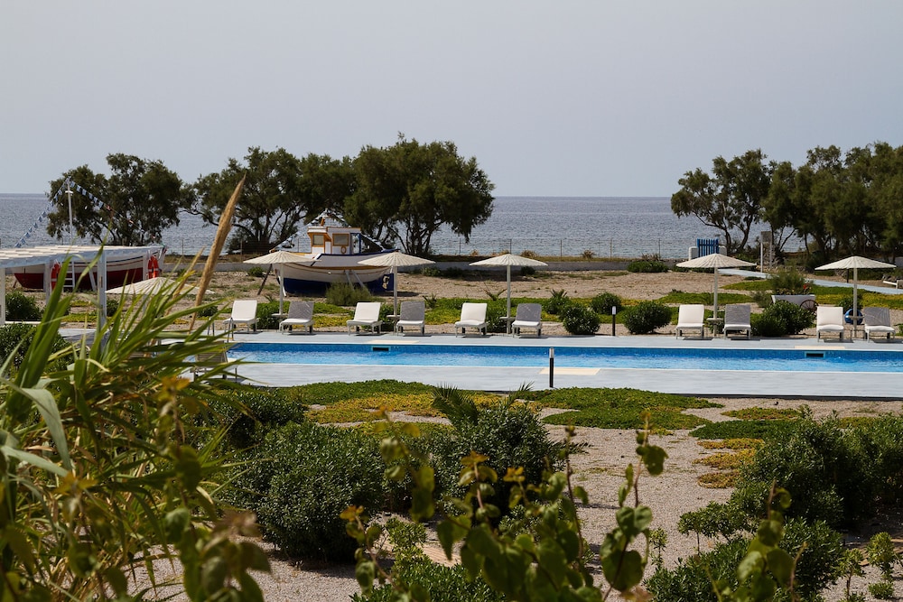 Sea Sound - White Katikies — Swimming pool in Aghios Georgios (Santorini), South Aegean