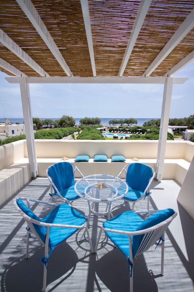 Sea Sound - White Katikies — Hotel building in Aghios Georgios (Santorini), South Aegean