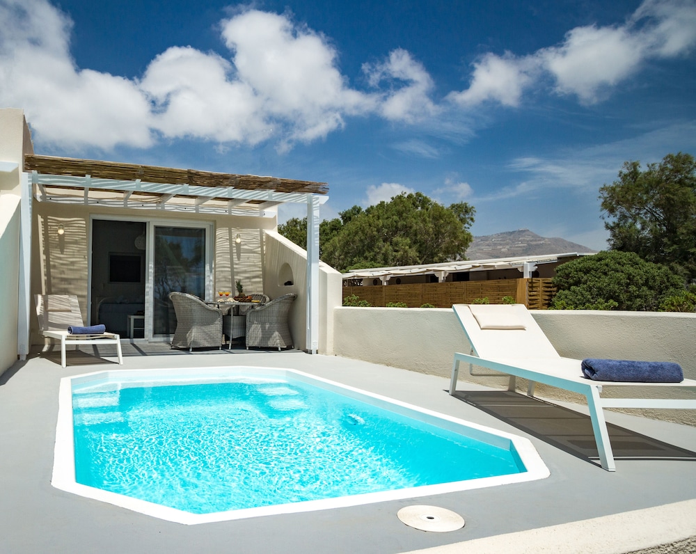 Sea Sound - White Katikies — Swimming pool in Aghios Georgios (Santorini), South Aegean
