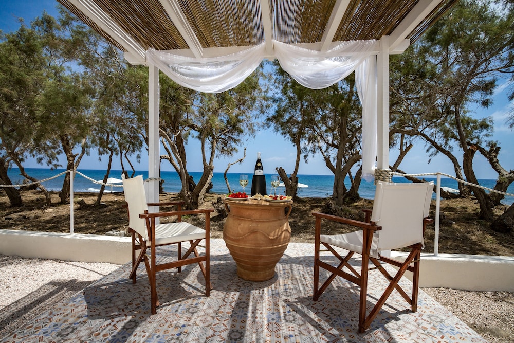 Sea Sound - White Katikies — Beach in Aghios Georgios (Santorini), South Aegean