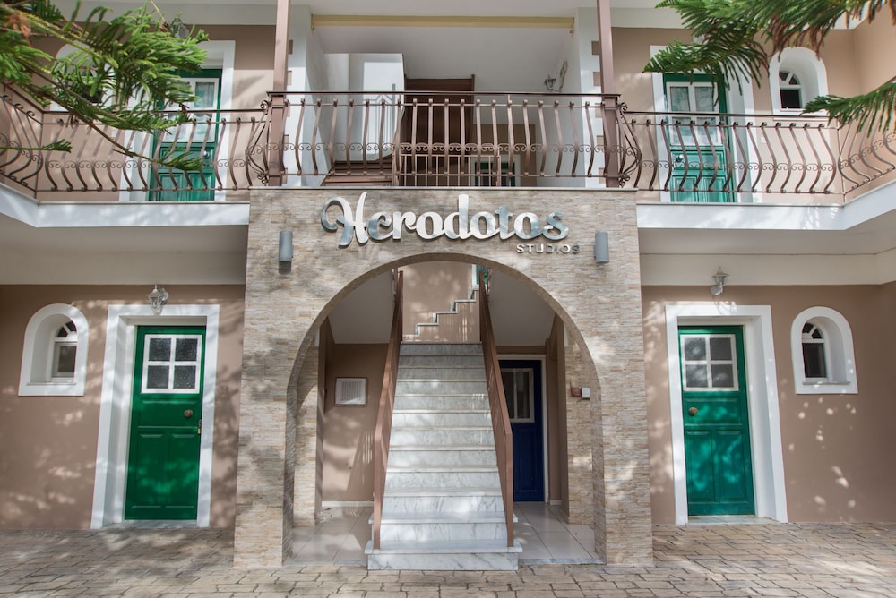 Herodotos Studios — Hotel building in Keri, Ionian Islands