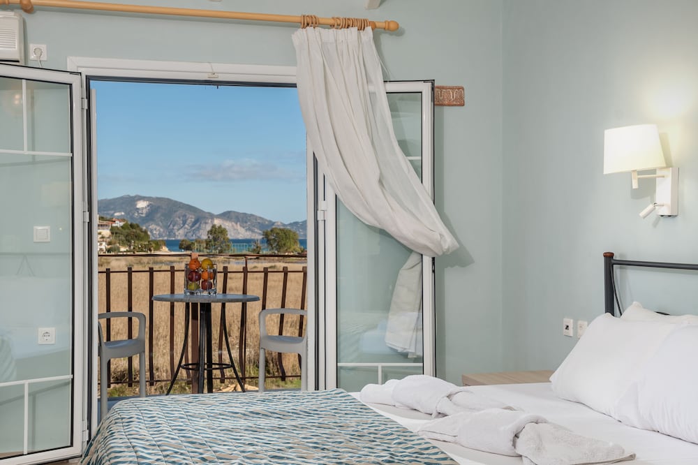 Herodotos Studios — Hotel rooms in Keri, Ionian Islands