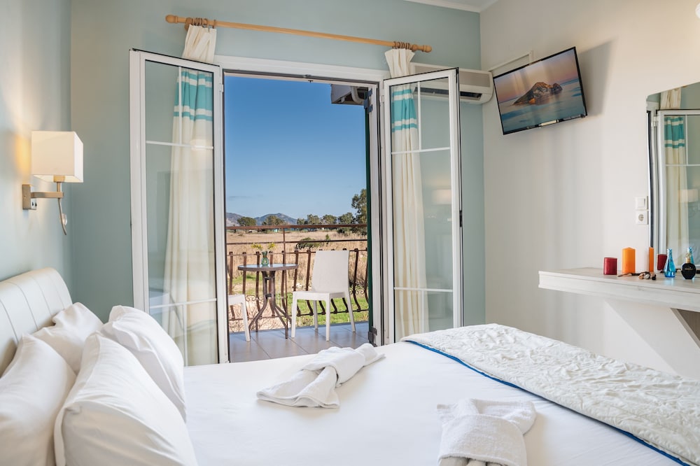 Herodotos Studios — Hotel rooms in Keri, Ionian Islands