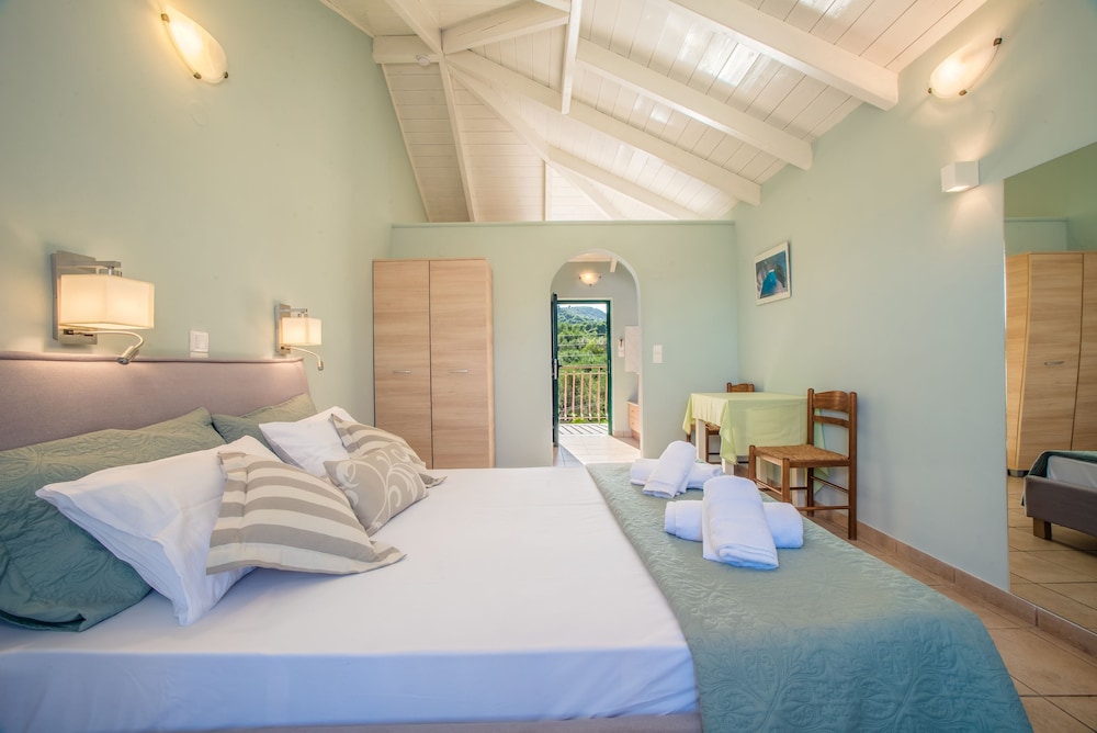 Herodotos Studios — Hotel rooms in Keri, Ionian Islands