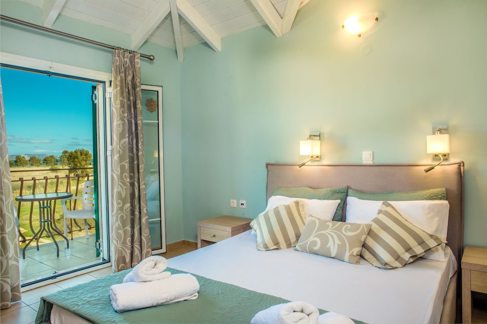 Herodotos Studios — Hotel rooms in Keri, Ionian Islands