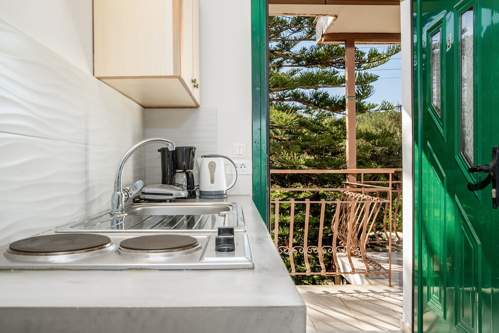 Herodotos Studios — Hotel rooms in Keri, Ionian Islands