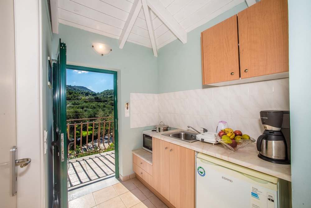 Herodotos Studios — Hotel rooms in Keri, Ionian Islands