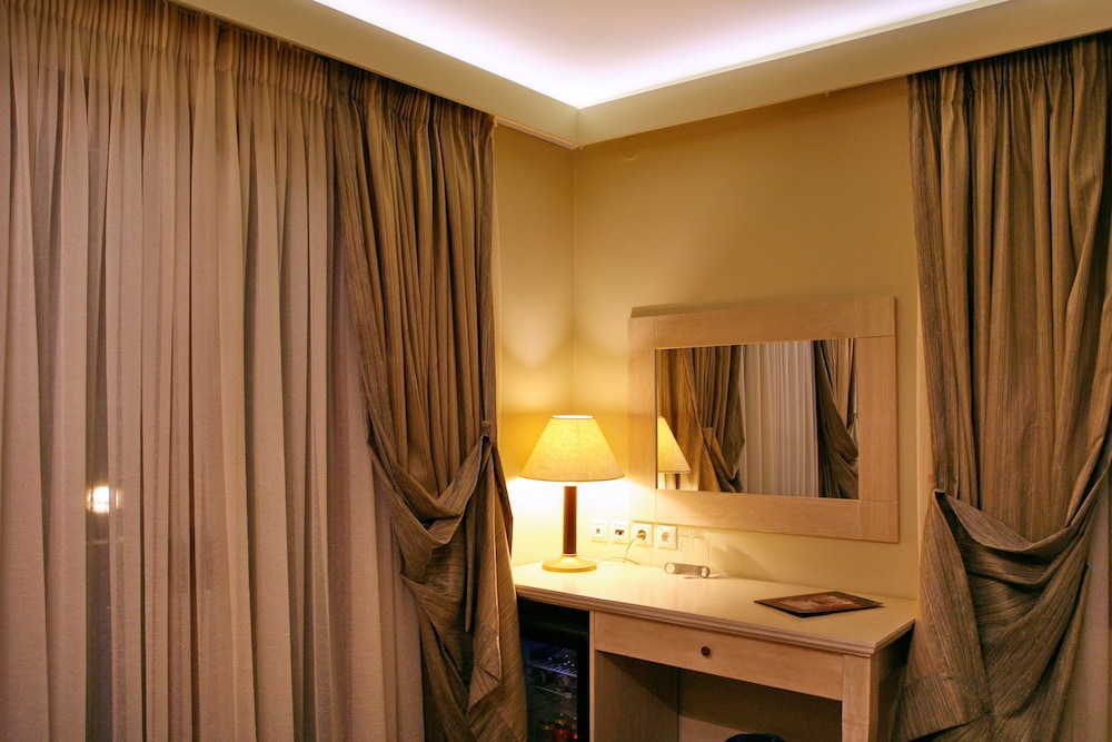 Theofilos Paradise Boutique Hotel — Hotel rooms in Lesvos Island