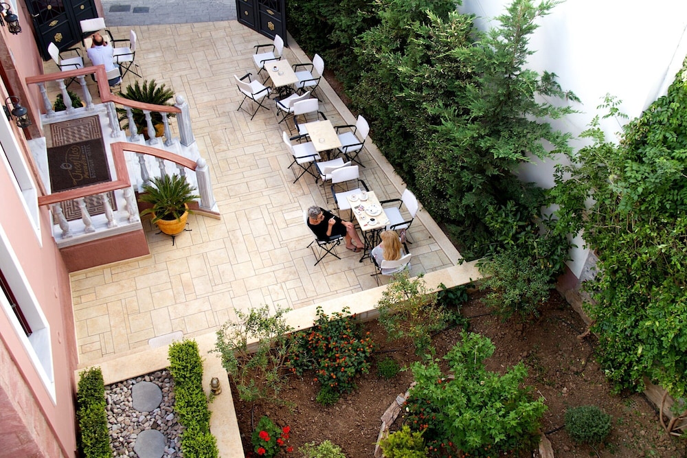 Theofilos Paradise Boutique Hotel — Hotel building in Lesvos Island