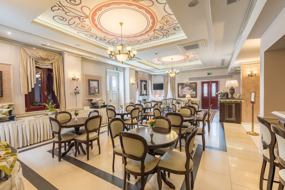 Theofilos Paradise Boutique Hotel — Hotel building in Lesvos Island