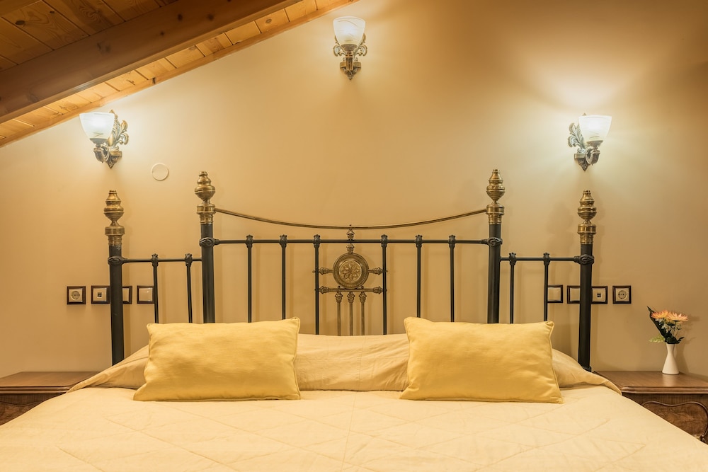 Theofilos Paradise Boutique Hotel — Hotel rooms in Lesvos Island