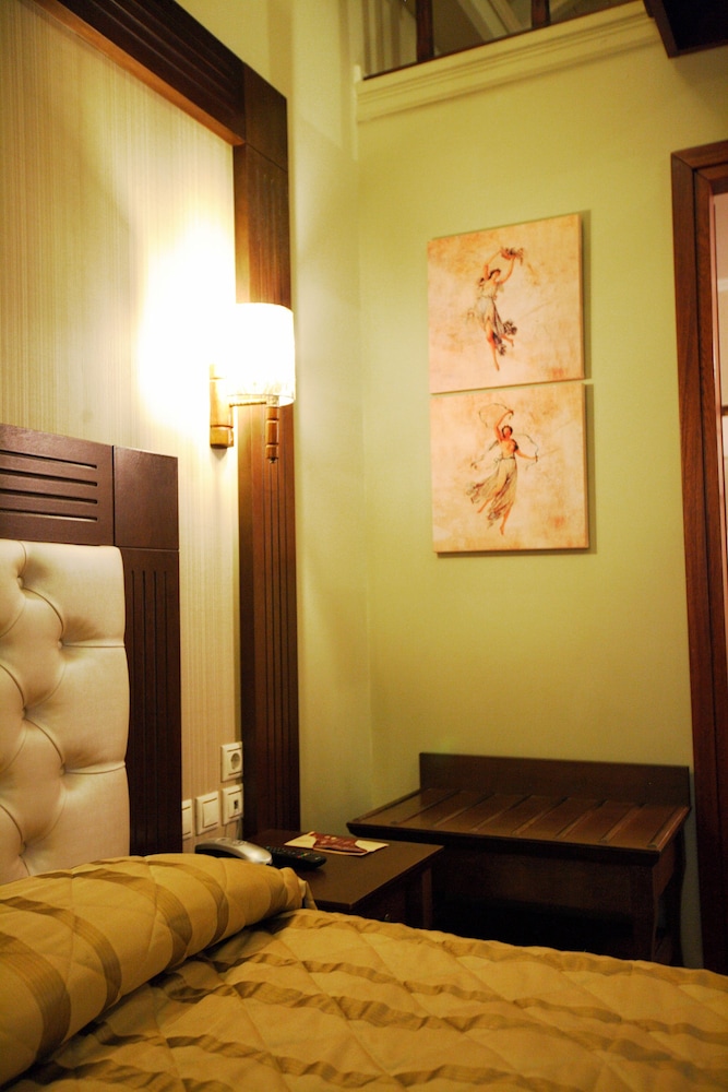 Theofilos Paradise Boutique Hotel — Hotel rooms in Lesvos Island