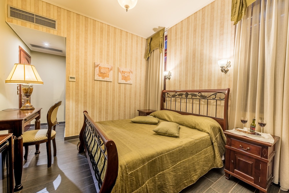 Theofilos Paradise Boutique Hotel — Hotel rooms in Lesvos Island