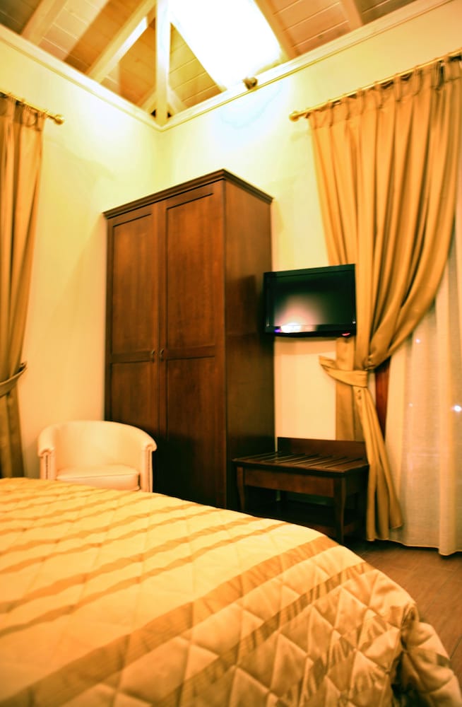 Theofilos Paradise Boutique Hotel — Hotel rooms in Lesvos Island